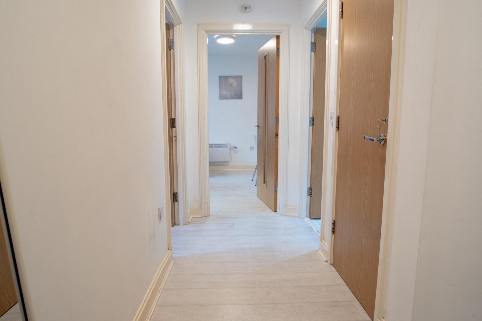 Two-Bedroom Luxury Apartment With Workspace, Free Secure Parking & Coffee Бирмингем Экстерьер фото