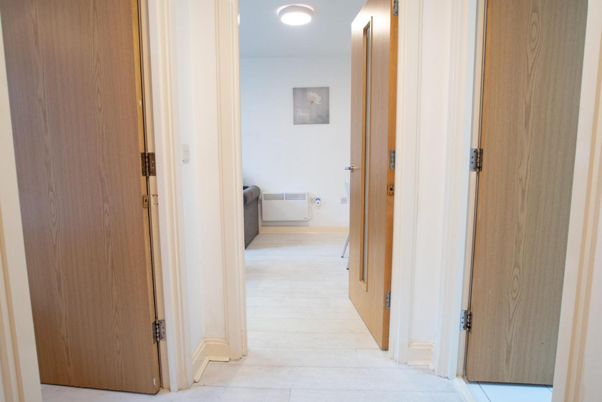 Two-Bedroom Luxury Apartment With Workspace, Free Secure Parking & Coffee Бирмингем Экстерьер фото